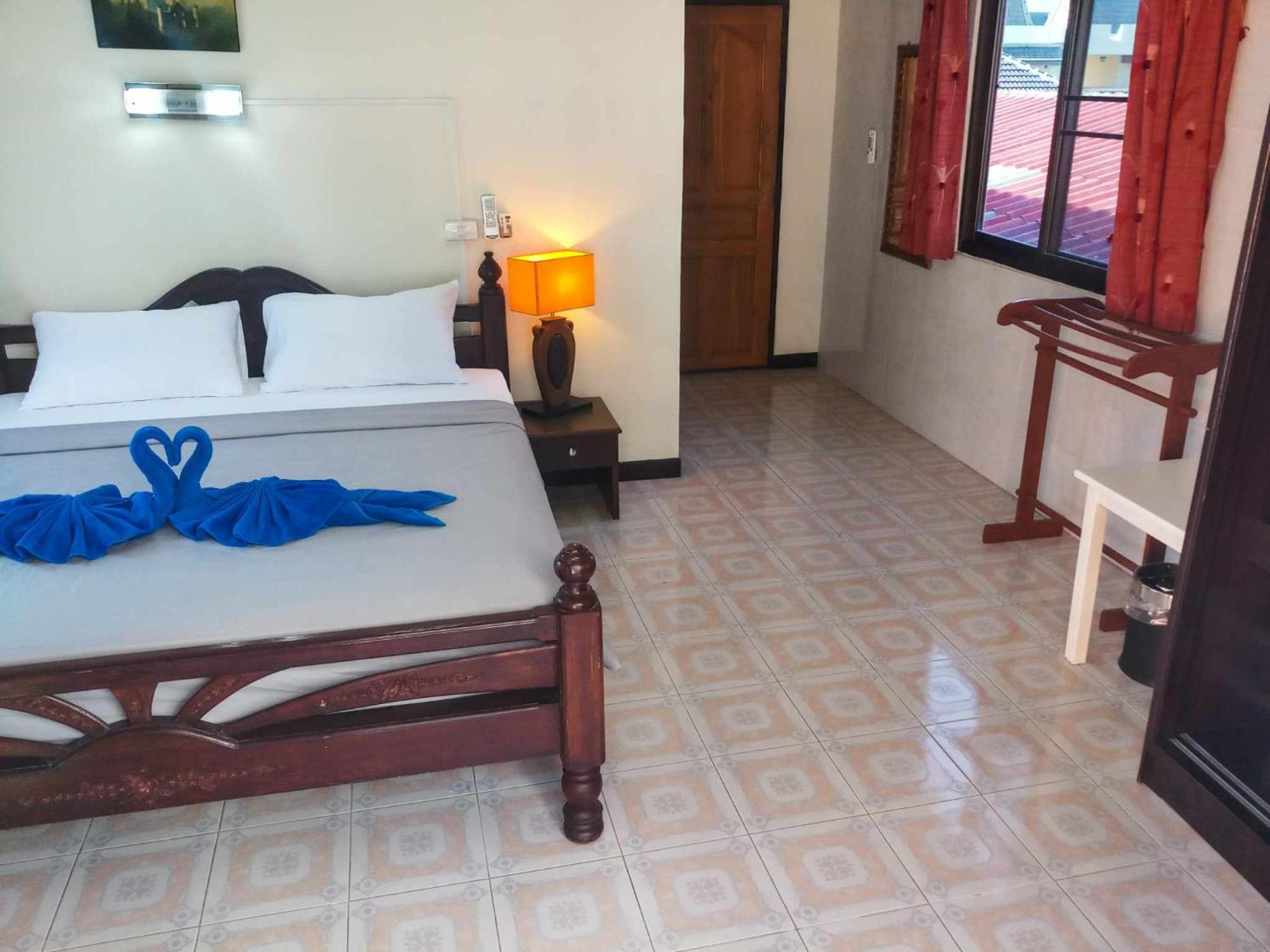 Kata Lina Guesthouse ภายนอก รูปภาพ