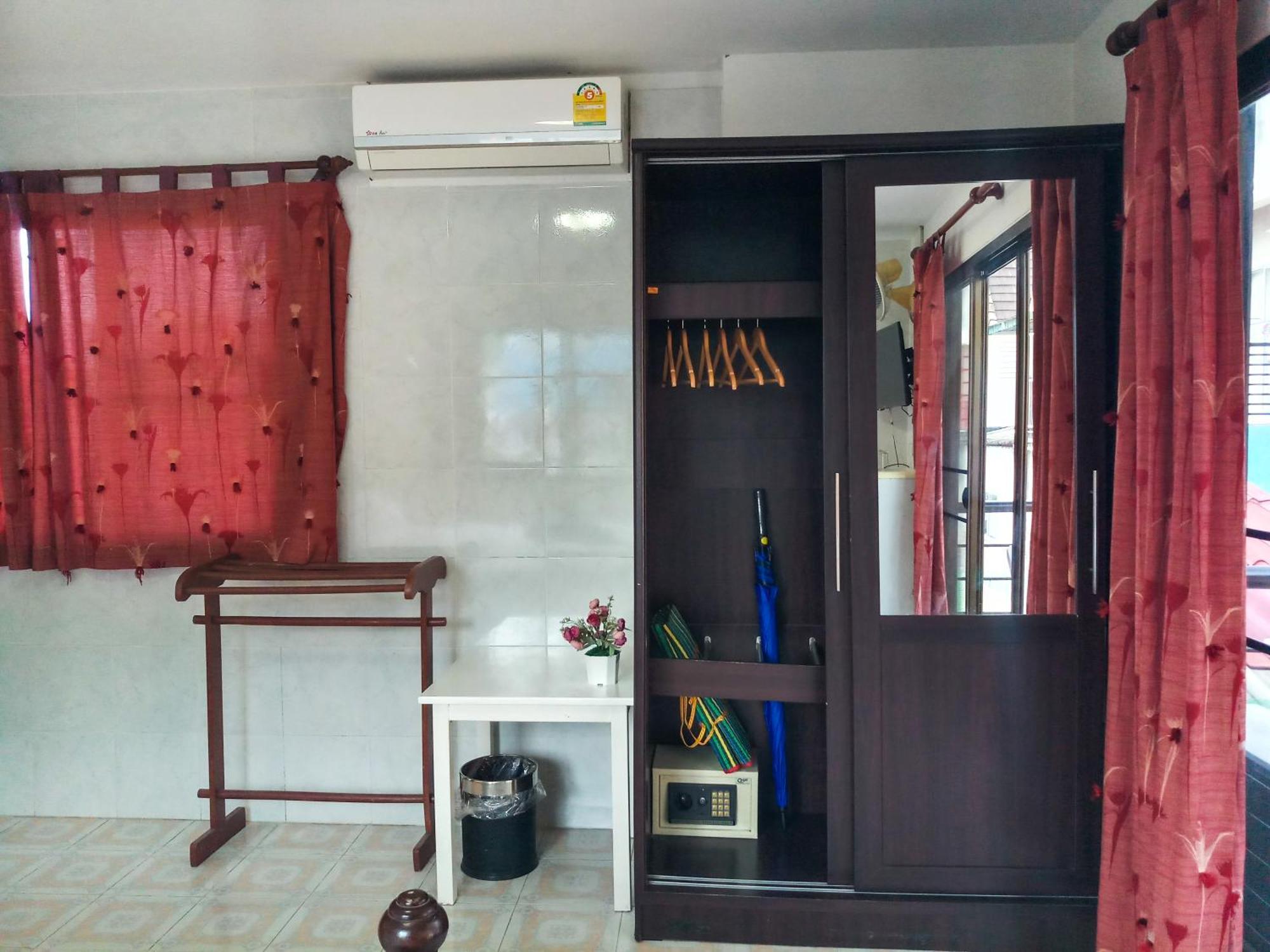 Kata Lina Guesthouse ภายนอก รูปภาพ
