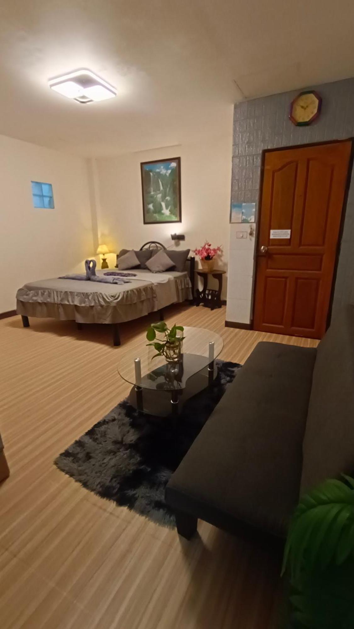 Kata Lina Guesthouse ภายนอก รูปภาพ