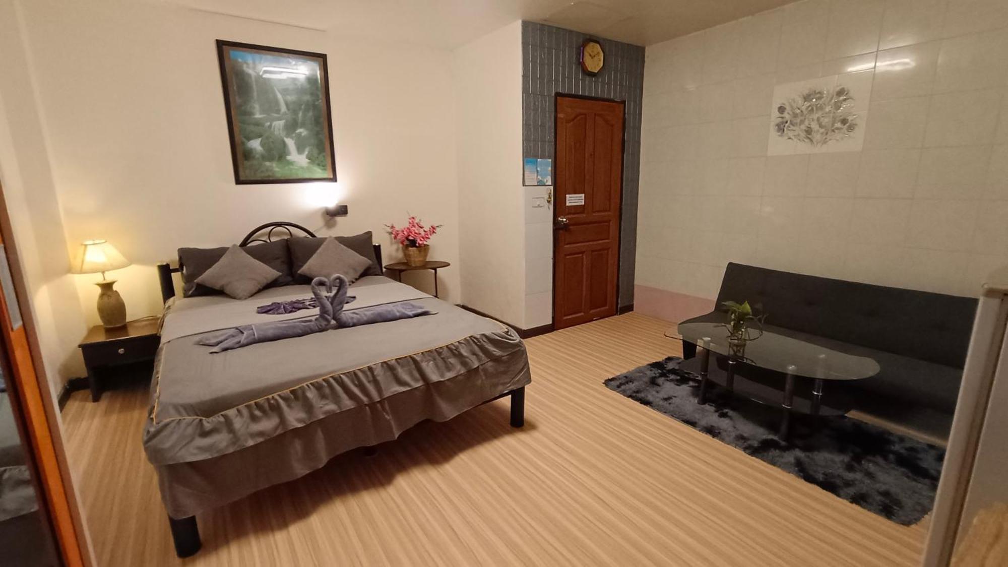 Kata Lina Guesthouse ภายนอก รูปภาพ